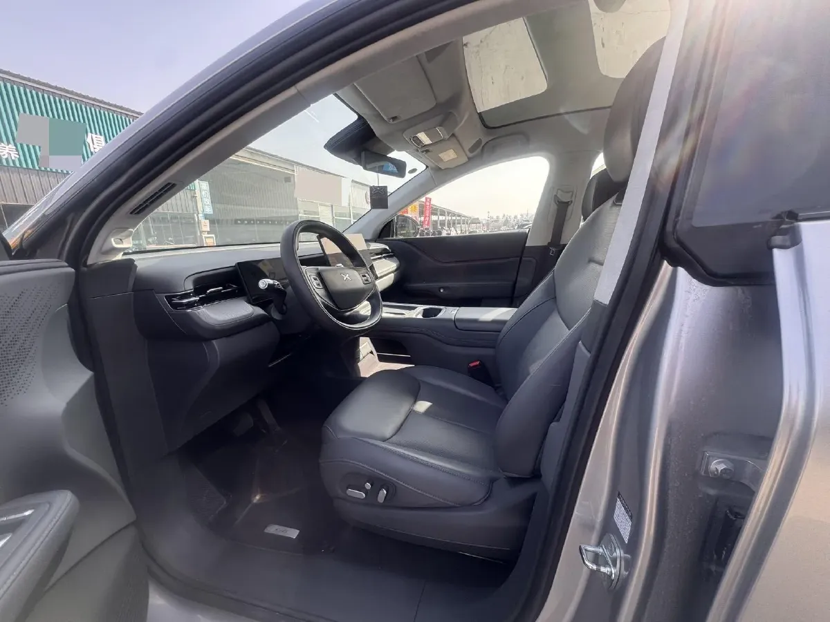 2025 Xpeng G6 BEV 68.5KWH,autocango,china used car exporter,china ev exporter,chinese used car exporter,chinese used ev exporter