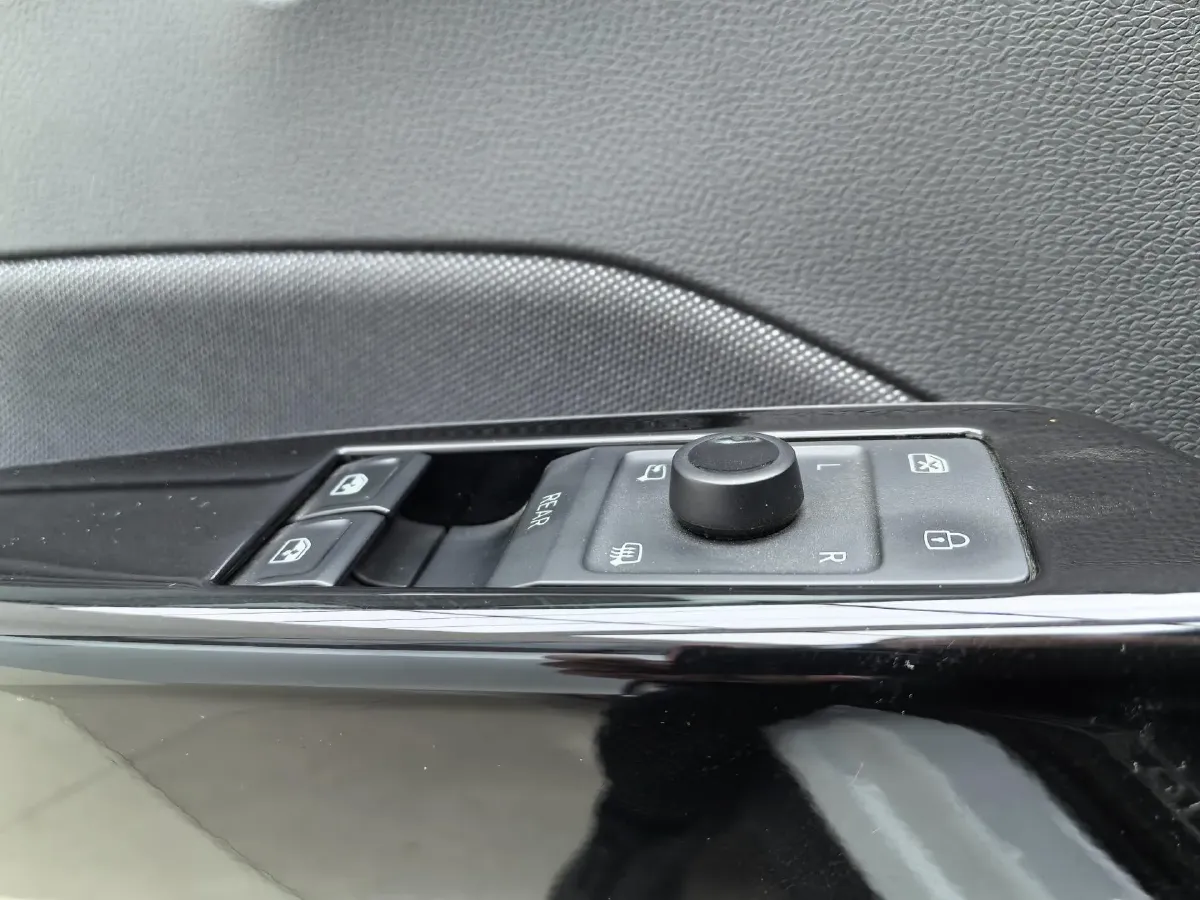 2023 Volkswagen ID.3 BEV 52.8KWH,autocango,china used car exporter,china ev exporter,chinese used car exporter,chinese used ev exporter