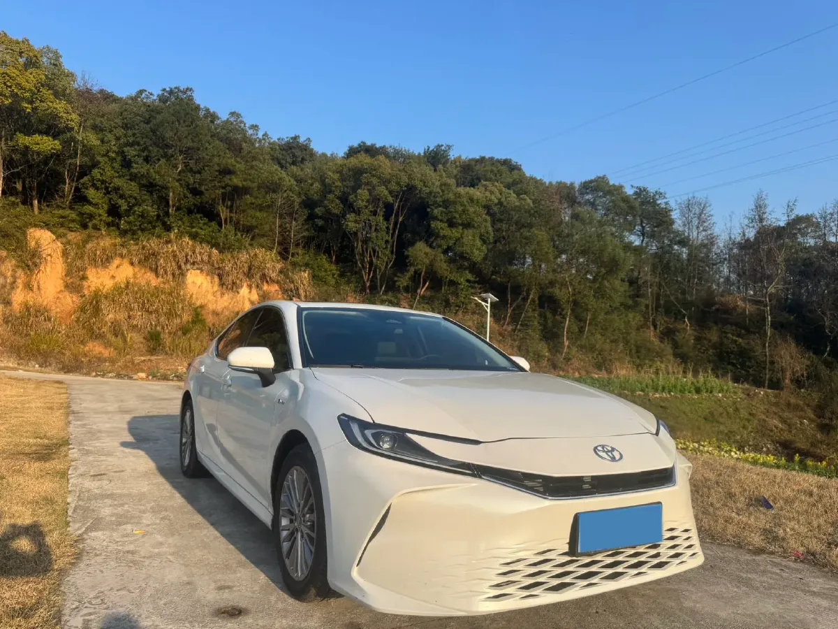 2024 Toyota Camry 2.0L 152HP L4 E-CVT Hybrid,autocango,china used car exporter,china ev exporter,chinese used car exporter,chinese used ev exporter