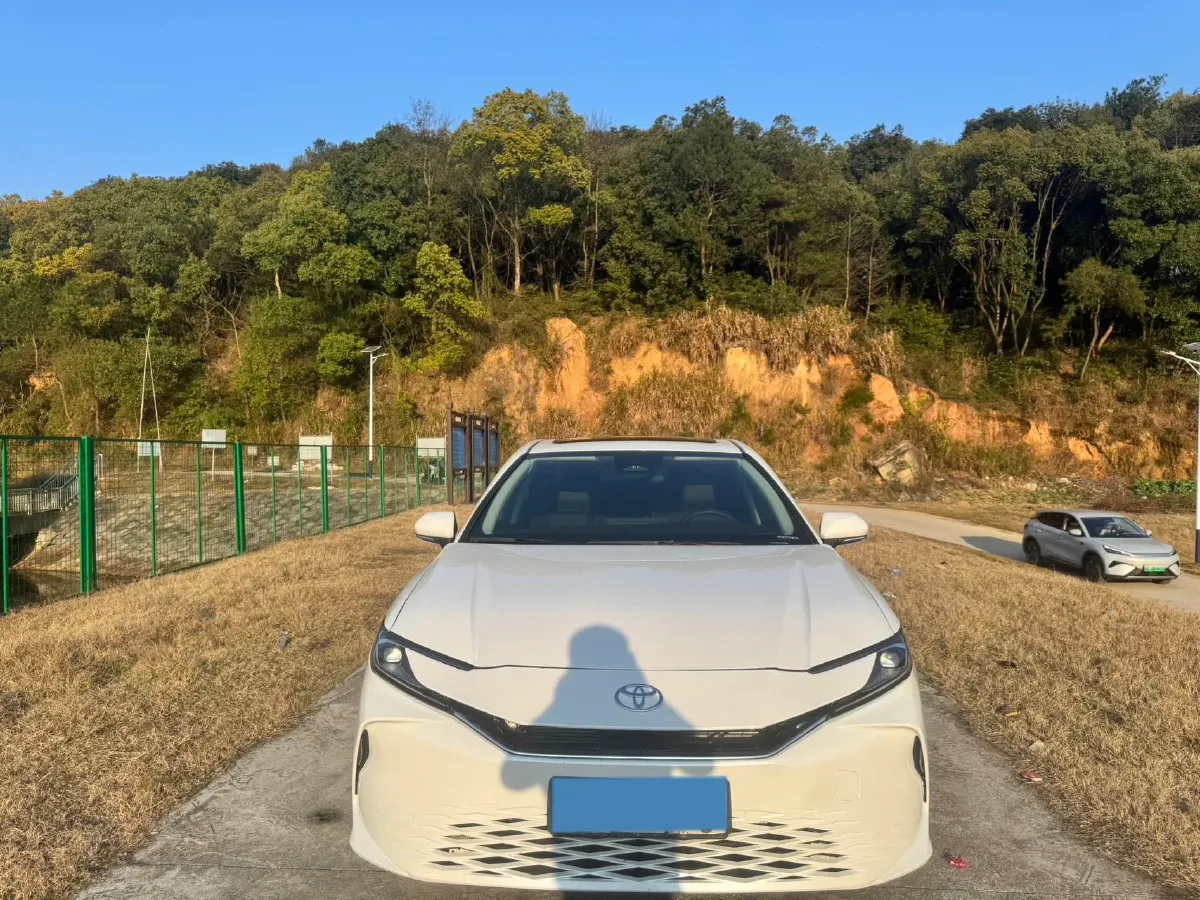 2024 Toyota Camry 2.0L 152HP L4 E-CVT Hybrid,autocango,china used car exporter,china ev exporter,chinese used car exporter,chinese used ev exporter
