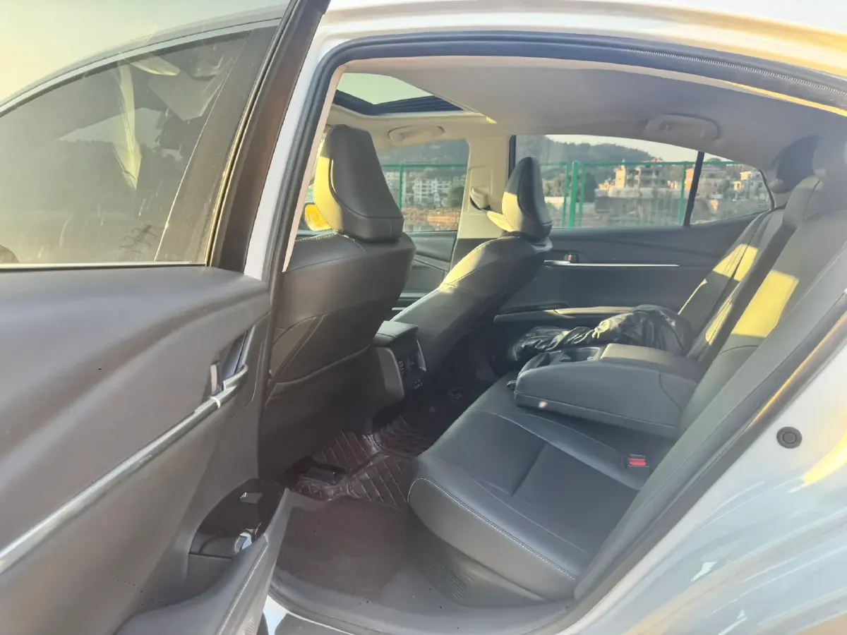 2024 Toyota Camry 2.0L 152HP L4 E-CVT Hybrid,autocango,china used car exporter,china ev exporter,chinese used car exporter,chinese used ev exporter