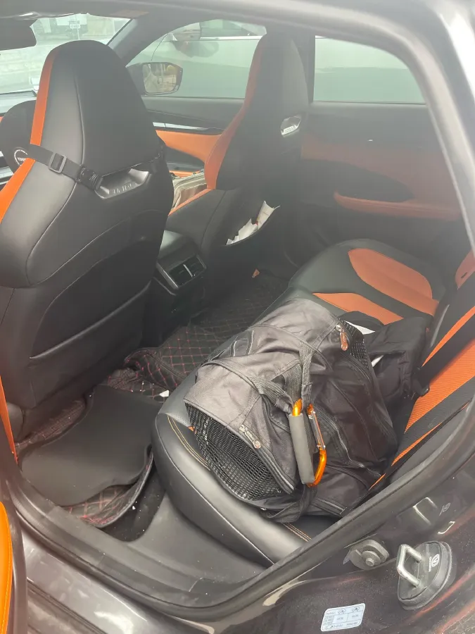 2023 ChangAn UNI-V 2.0T 233HP L4 8AT,autocango,china used car exporter,china ev exporter,chinese used car exporter,chinese used ev exporter