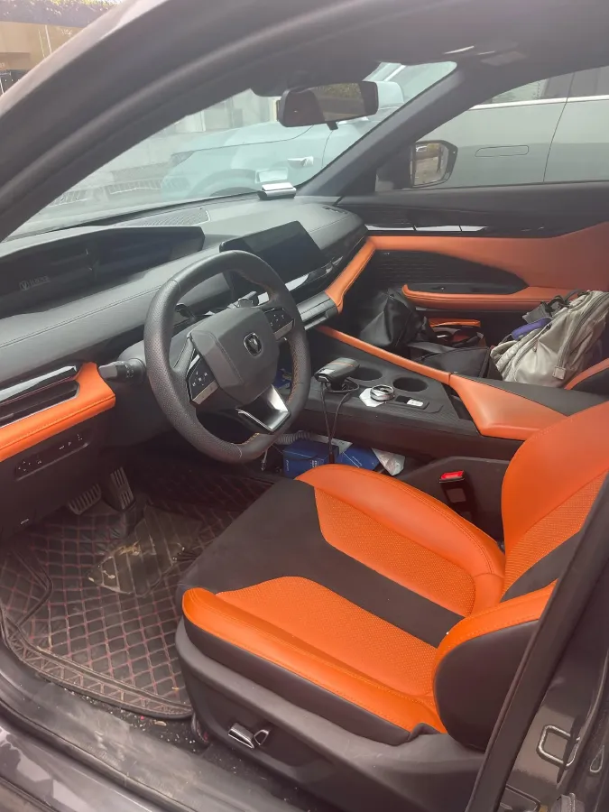 2023 ChangAn UNI-V 2.0T 233HP L4 8AT,autocango,china used car exporter,china ev exporter,chinese used car exporter,chinese used ev exporter