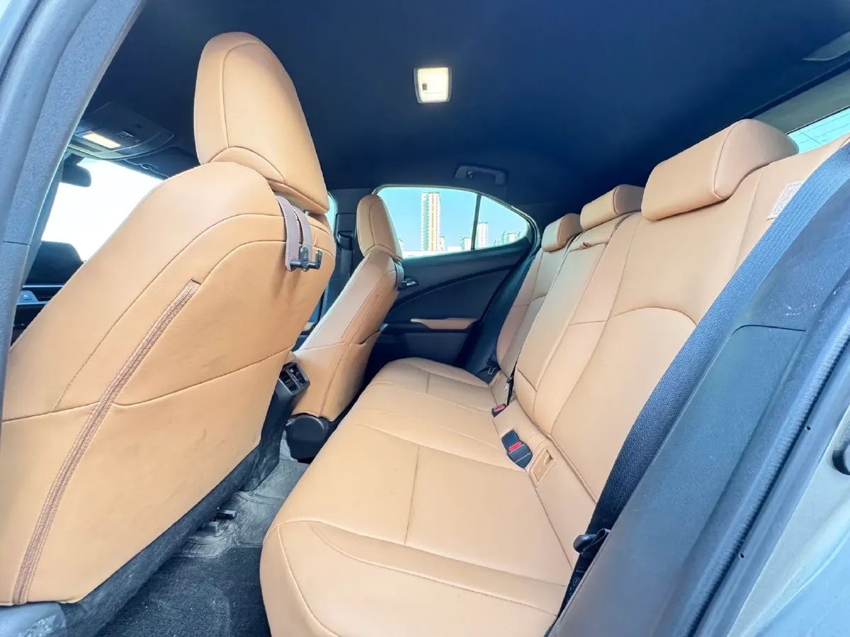 2022 Lexus UX 2.0L 146HP L4 E-CVT Hybrid,autocango,china used car exporter,china ev exporter,chinese used car exporter,chinese used ev exporter