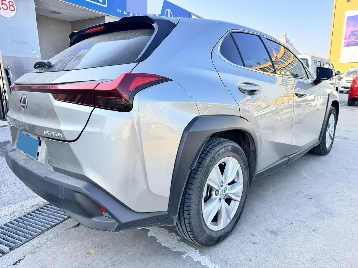 2022 Lexus UX 2.0L 146HP L4 E-CVT Hybrid,autocango,china used car exporter,china ev exporter,chinese used car exporter,chinese used ev exporter