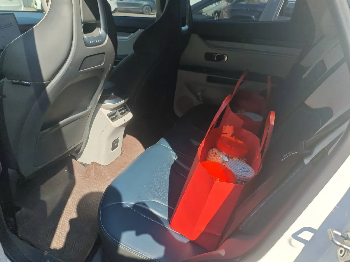 2022 Jetour DASHING i-DM 1.5T 156HP L4 3DHT PHEV 19.27KWH,autocango,china used car exporter,china ev exporter,chinese used car exporter,chinese used ev exporter