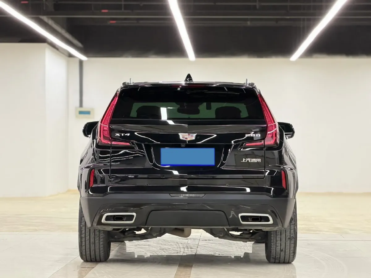 2024 Cadillac XT4 2.0T 237HP L4 9AT,autocango,china used car exporter,china ev exporter,chinese used car exporter,chinese used ev exporter