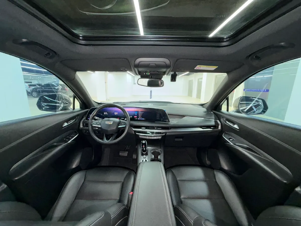2024 Cadillac XT4 2.0T 237HP L4 9AT,autocango,china used car exporter,china ev exporter,chinese used car exporter,chinese used ev exporter