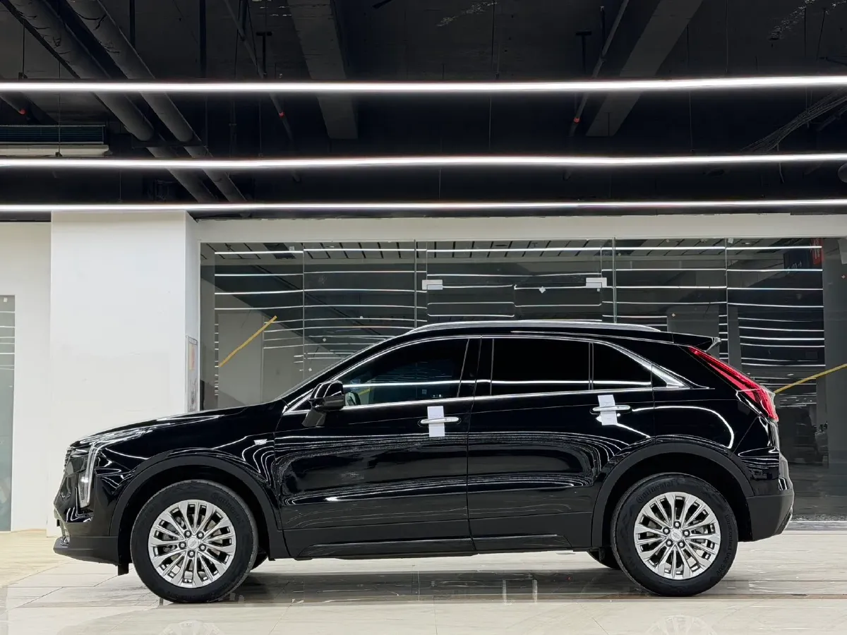 2024 Cadillac XT4 2.0T 237HP L4 9AT,autocango,china used car exporter,china ev exporter,chinese used car exporter,chinese used ev exporter