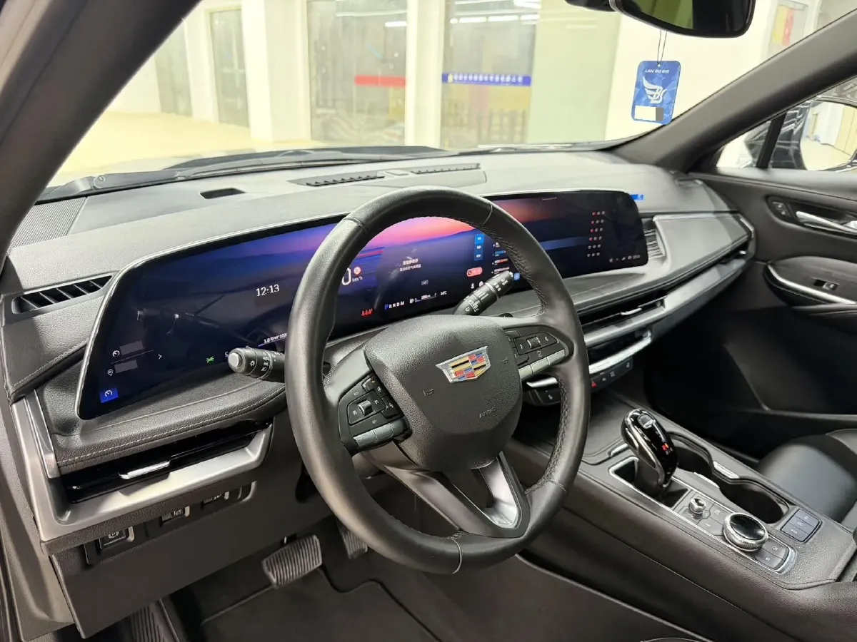 2024 Cadillac XT4 2.0T 237HP L4 9AT,autocango,china used car exporter,china ev exporter,chinese used car exporter,chinese used ev exporter