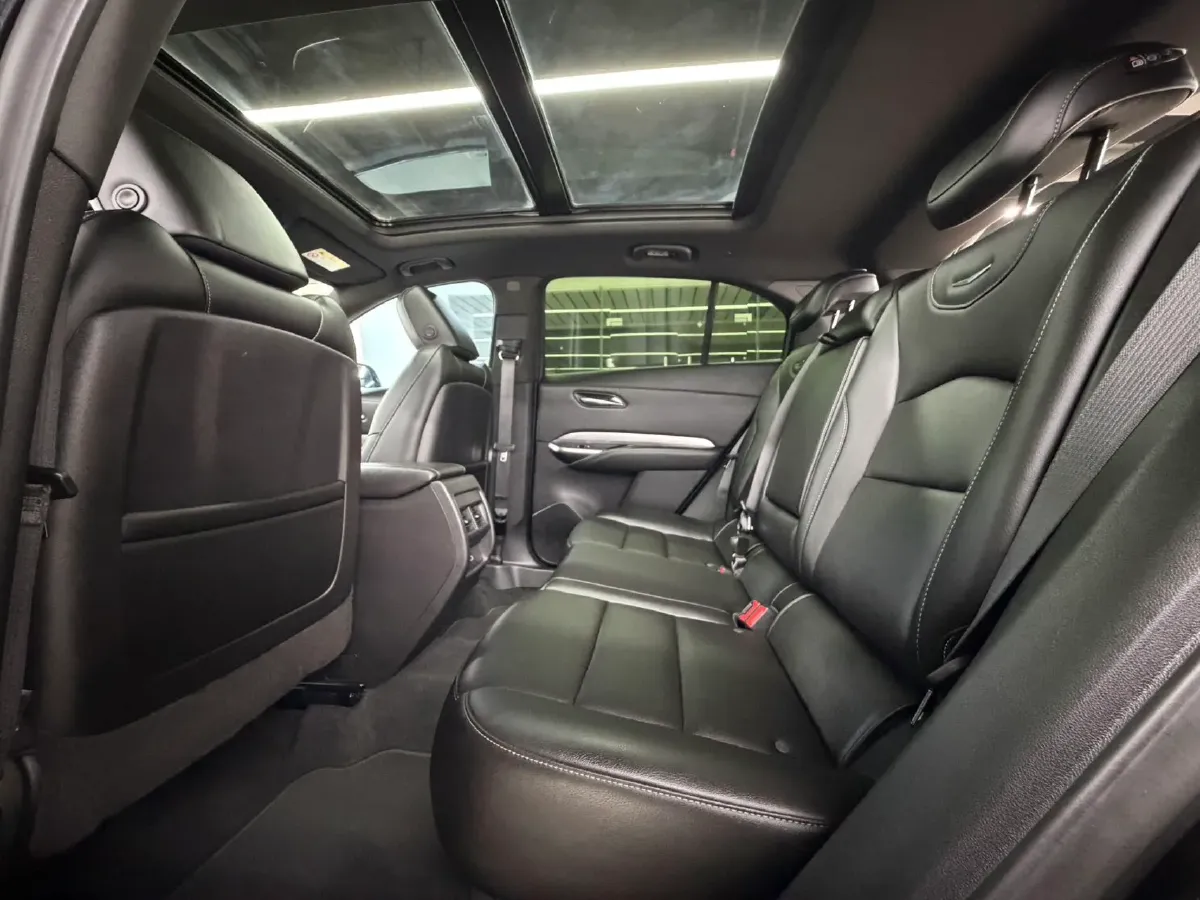 2024 Cadillac XT4 2.0T 237HP L4 9AT,autocango,china used car exporter,china ev exporter,chinese used car exporter,chinese used ev exporter