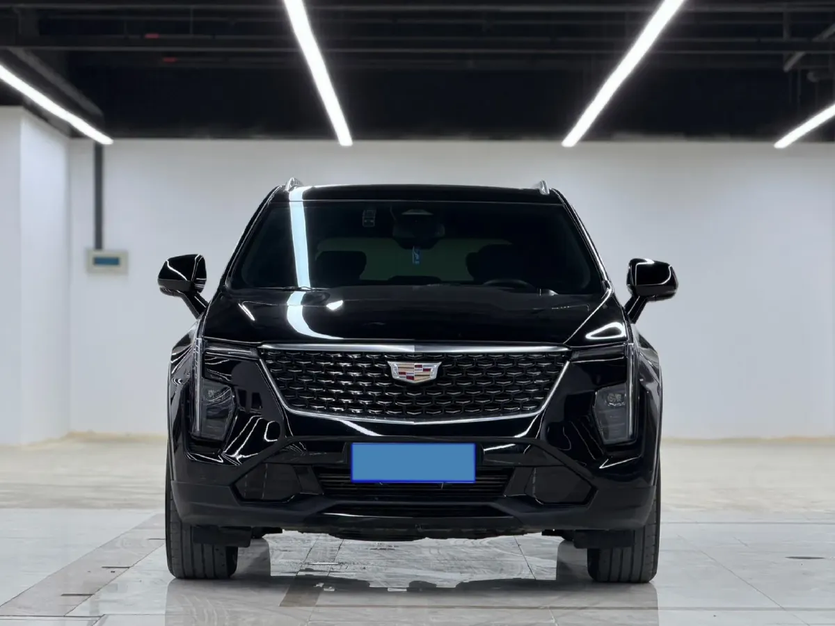 2024 Cadillac XT4 2.0T 237HP L4 9AT,autocango,china used car exporter,china ev exporter,chinese used car exporter,chinese used ev exporter