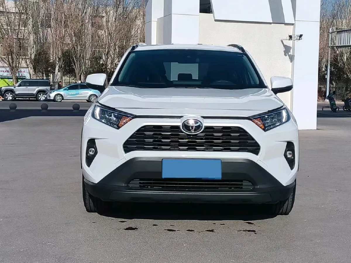 2024 Toyota RAV4 2.0L 171HP L4 CVT,autocango,china used car exporter,china ev exporter,chinese used car exporter,chinese used ev exporter