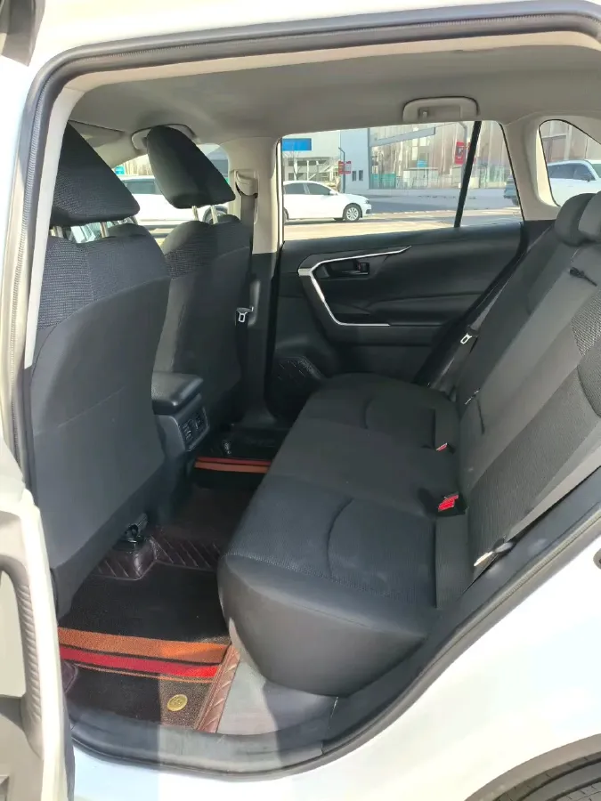 2024 Toyota RAV4 2.0L 171HP L4 CVT,autocango,china used car exporter,china ev exporter,chinese used car exporter,chinese used ev exporter
