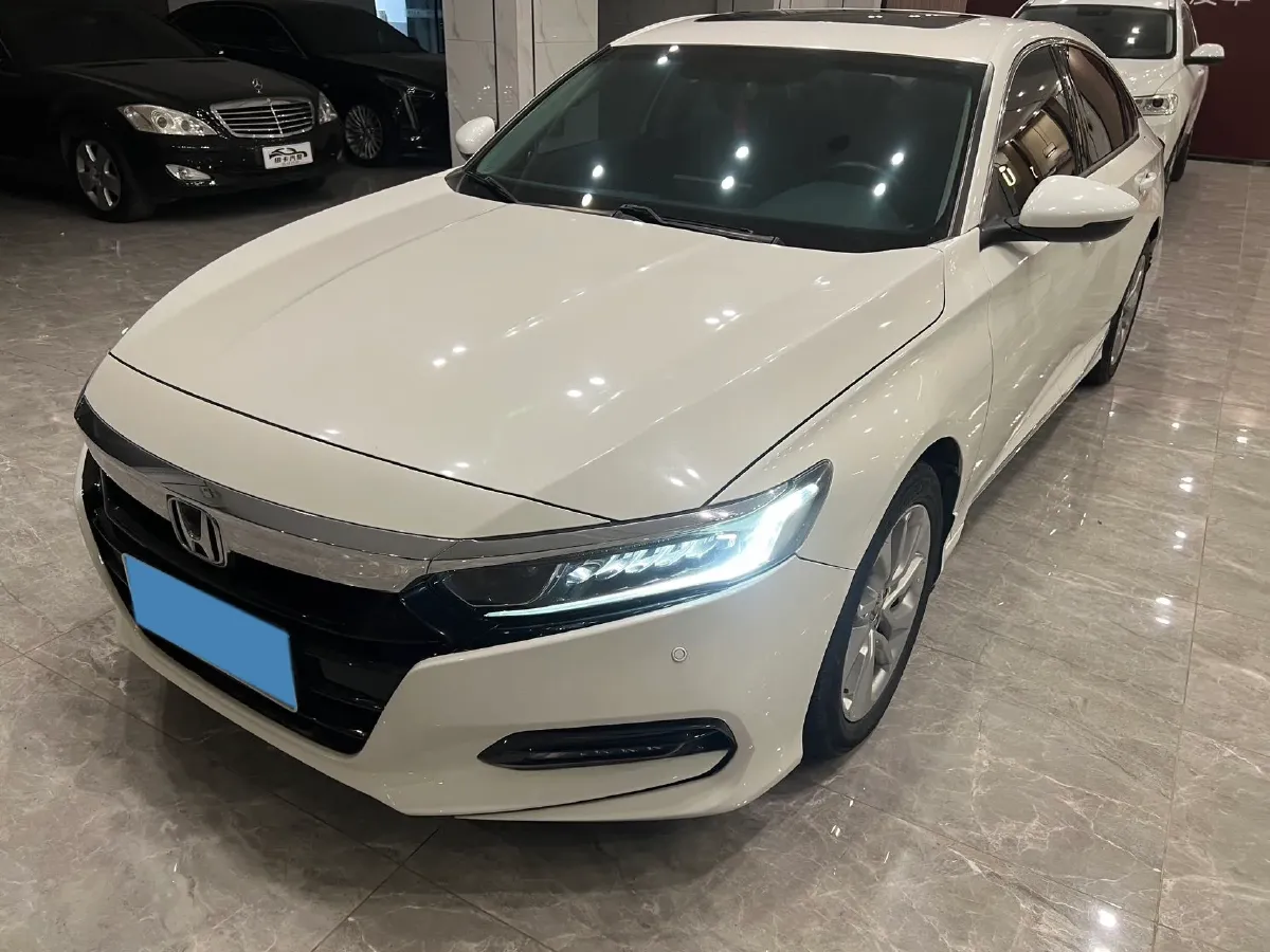 2022 Honda Accord 1.5T 194HP L4 CVT,autocango,china used car exporter,china ev exporter,chinese used car exporter,chinese used ev exporter