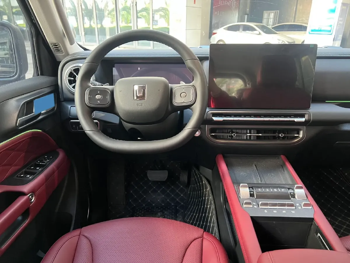 2025 Tank 300 2.0T 227HP L4 9AT,autocango,china used car exporter,china ev exporter,chinese used car exporter,chinese used ev exporter