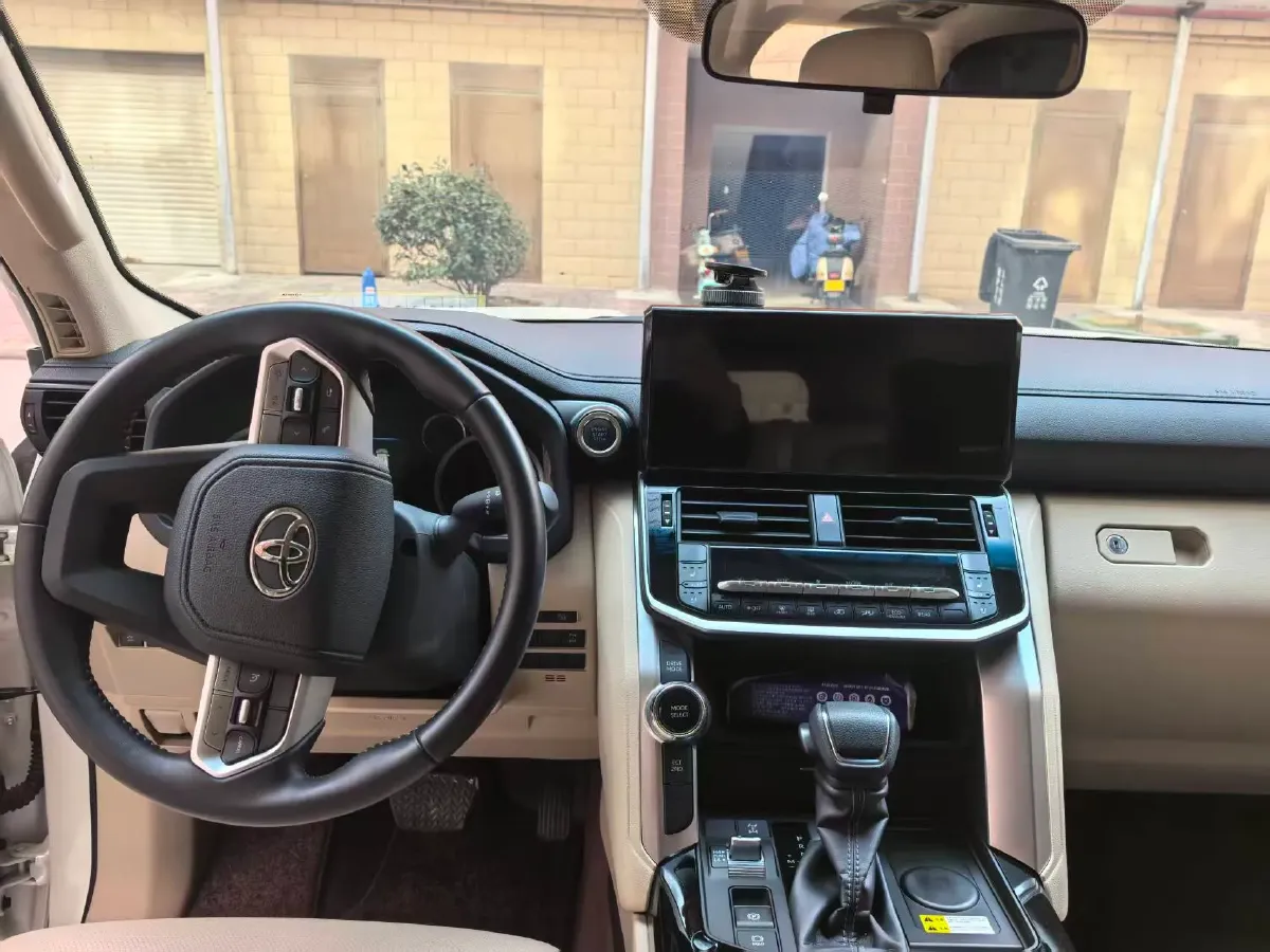 2021 YuTong T7 3.5T 313HP V6 10AT,autocango,china used car exporter,china ev exporter,chinese used car exporter,chinese used ev exporter