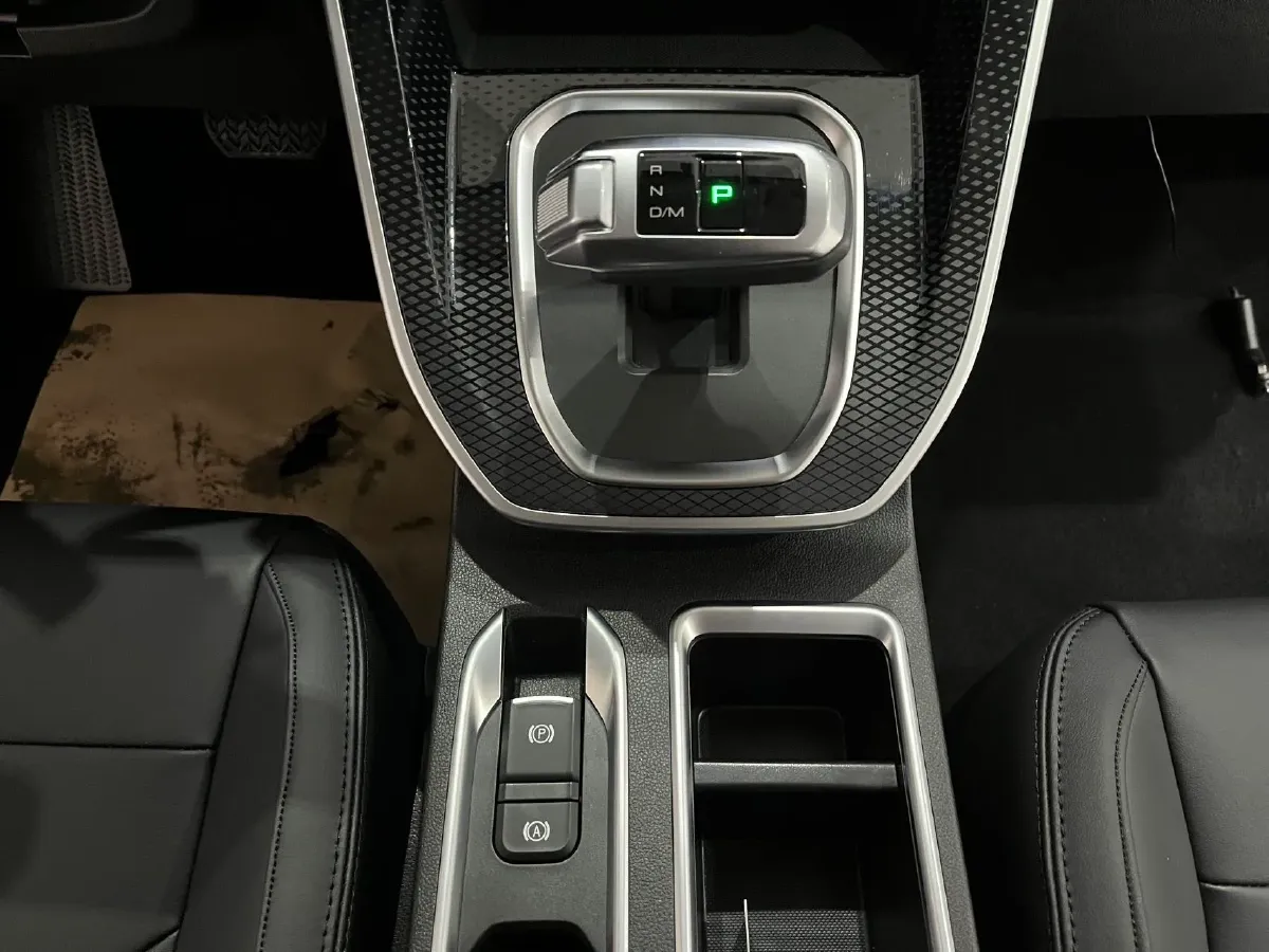 2023 Haval M6 1.5T 150HP L4 7DCT,autocango,china used car exporter,china ev exporter,chinese used car exporter,chinese used ev exporter