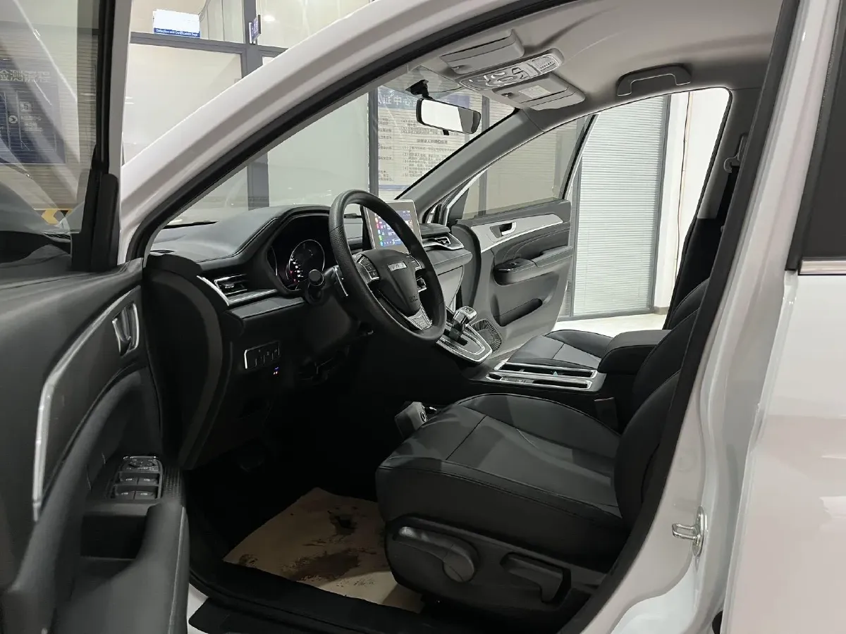 2023 Haval M6 1.5T 150HP L4 7DCT,autocango,china used car exporter,china ev exporter,chinese used car exporter,chinese used ev exporter