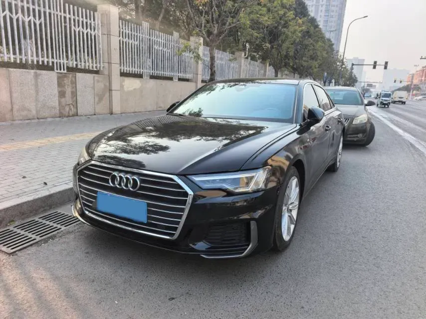 2021 Audi A6L 2.0T 224HP L4 7DCT,autocango,china used car exporter,china ev exporter,chinese used car exporter,chinese used ev exporter