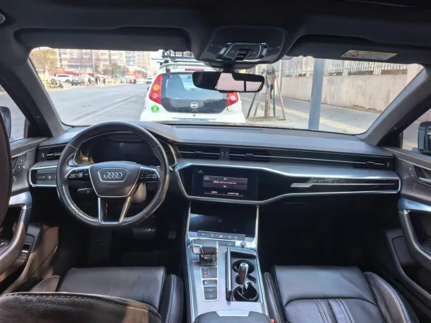 2021 Audi A6L 2.0T 224HP L4 7DCT,autocango,china used car exporter,china ev exporter,chinese used car exporter,chinese used ev exporter