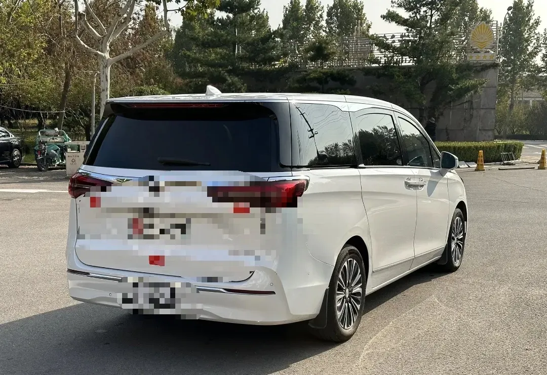 2021 Buick GL8 2.0T 237HP L4 9AT,autocango,china used car exporter,china ev exporter,chinese used car exporter,chinese used ev exporter