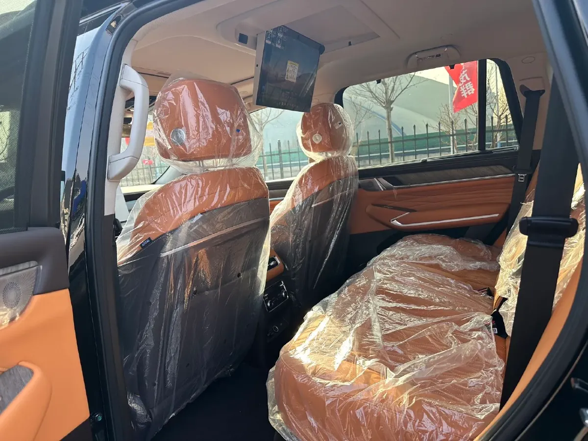 2026 Tank 500 2.0T 252HP L4 9AT PHEV,autocango,china used car exporter,china ev exporter,chinese used car exporter,chinese used ev exporter