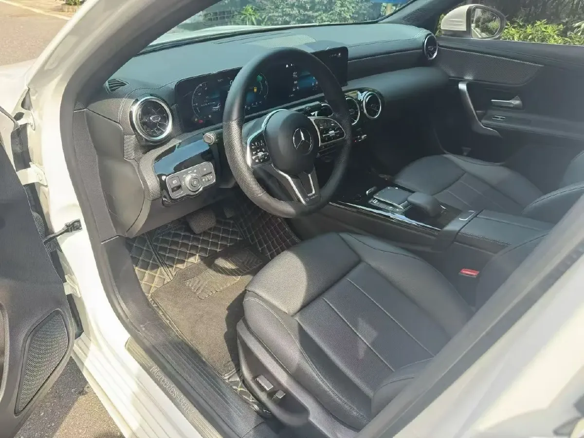 2023 Mercedes-Benz A Class 1.3T 136HP L4 7DCT,autocango,china used car exporter,china ev exporter,chinese used car exporter,chinese used ev exporter