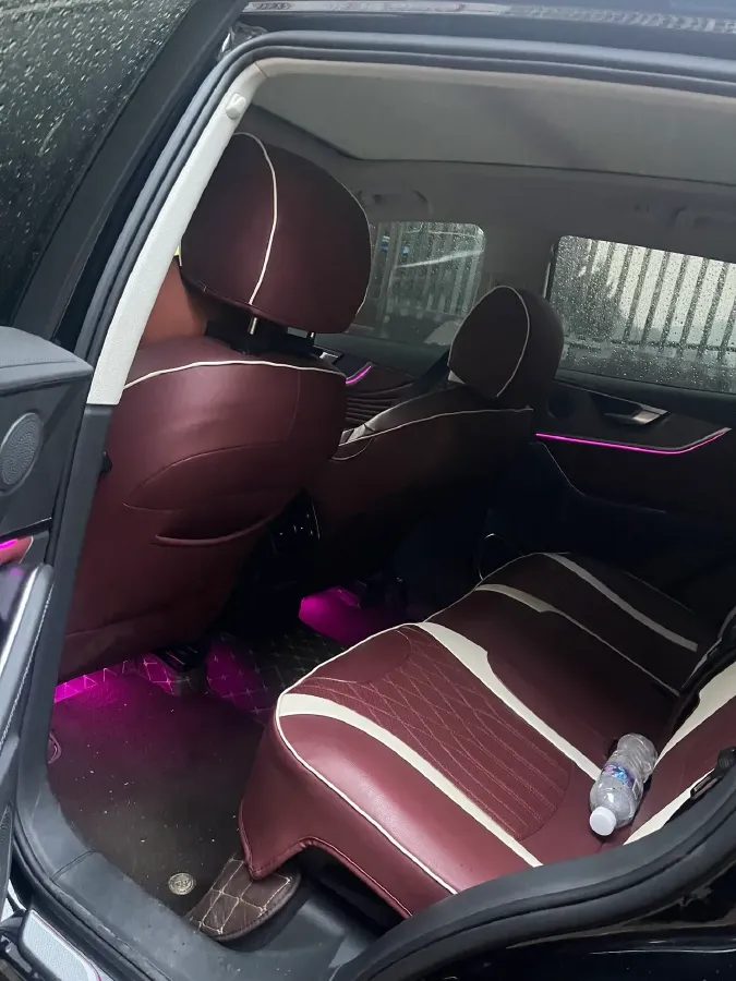 2023 HongQi HS5 2.0T 252HP L4 8AT,autocango,china used car exporter,china ev exporter,chinese used car exporter,chinese used ev exporter