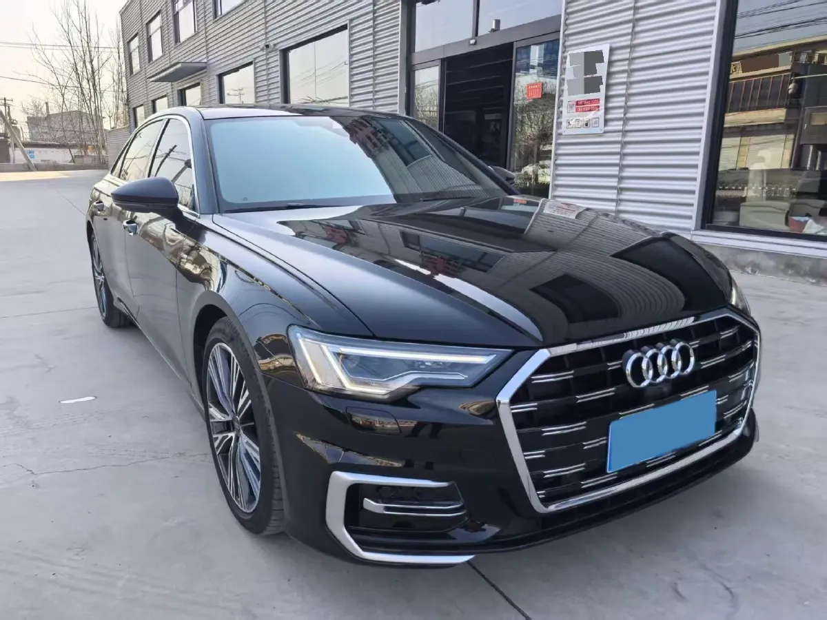 2025 Audi A6L 2.0T 245HP L4 7DCT,autocango,china used car exporter,china ev exporter,chinese used car exporter,chinese used ev exporter