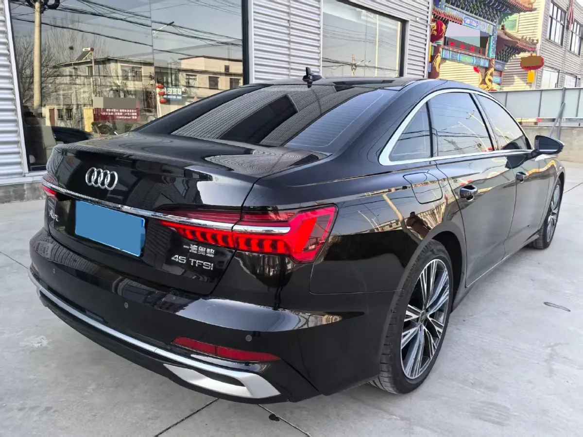 2025 Audi A6L 2.0T 245HP L4 7DCT,autocango,china used car exporter,china ev exporter,chinese used car exporter,chinese used ev exporter