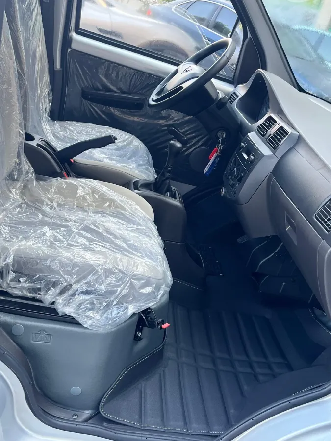 2024 WuLing RongGuang Mini Truck 1.5L 102HP L4 5MT,autocango,china used car exporter,china ev exporter,chinese used car exporter,chinese used ev exporter