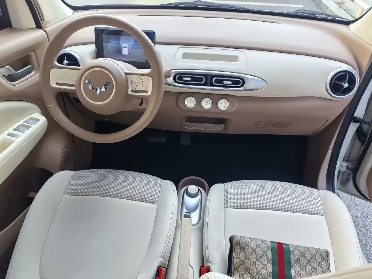 2025 WuLing HongGuang MINI EV BEV 16.2KWH,autocango,china used car exporter,china ev exporter,chinese used car exporter,chinese used ev exporter