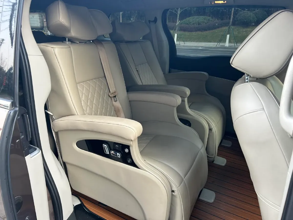 2020 Buick GL8 2.0T 237HP L4 9AT,autocango,china used car exporter,china ev exporter,chinese used car exporter,chinese used ev exporter