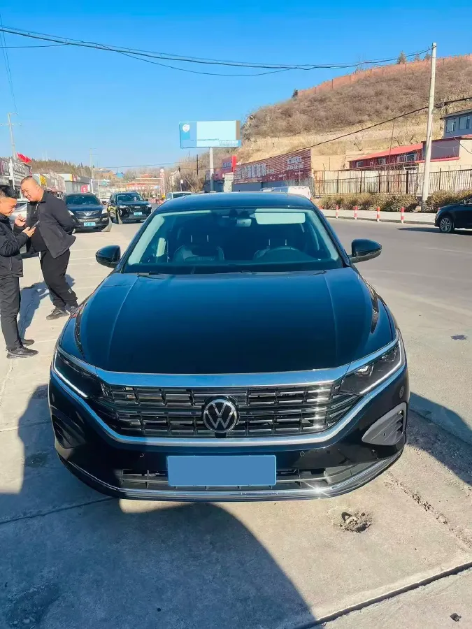 2025 Volkswagen Passat 2.0T 220HP L4 7DCT,autocango,china used car exporter,china ev exporter,chinese used car exporter,chinese used ev exporter