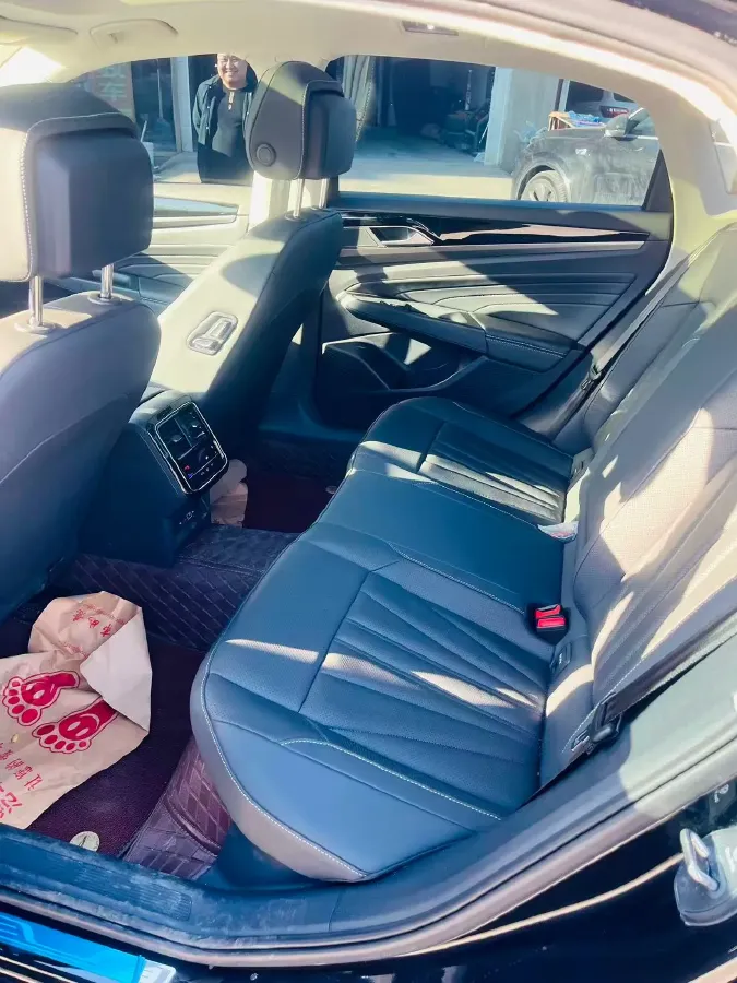 2025 Volkswagen Passat 2.0T 220HP L4 7DCT,autocango,china used car exporter,china ev exporter,chinese used car exporter,chinese used ev exporter