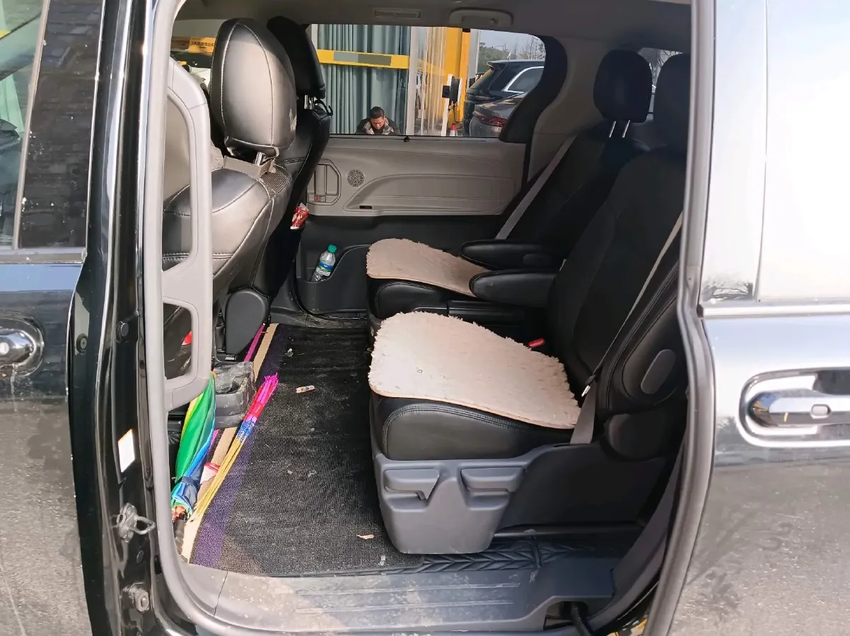 2023 Toyota Sienna 2.5L 189HP L4 E-CVT Hybrid,autocango,china used car exporter,china ev exporter,chinese used car exporter,chinese used ev exporter