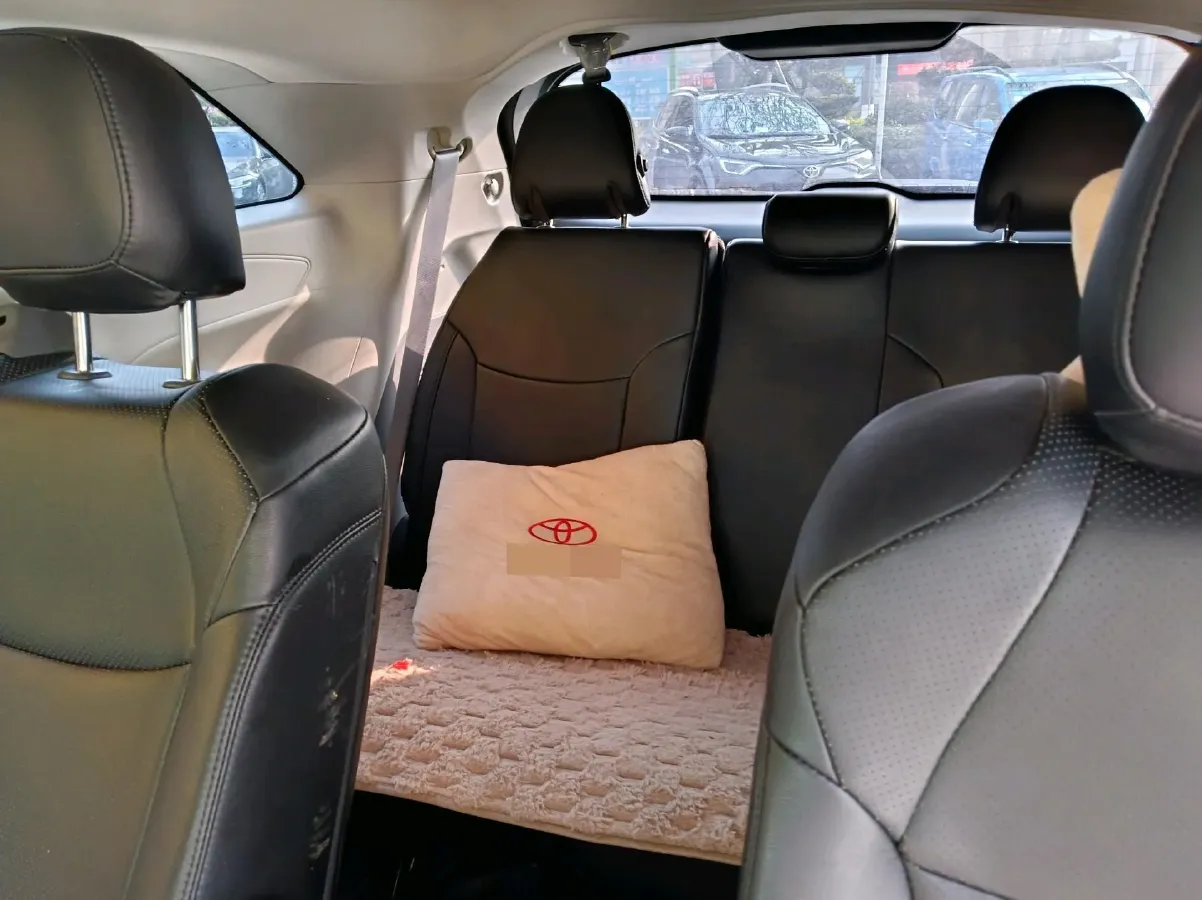 2023 Toyota Sienna 2.5L 189HP L4 E-CVT Hybrid,autocango,china used car exporter,china ev exporter,chinese used car exporter,chinese used ev exporter