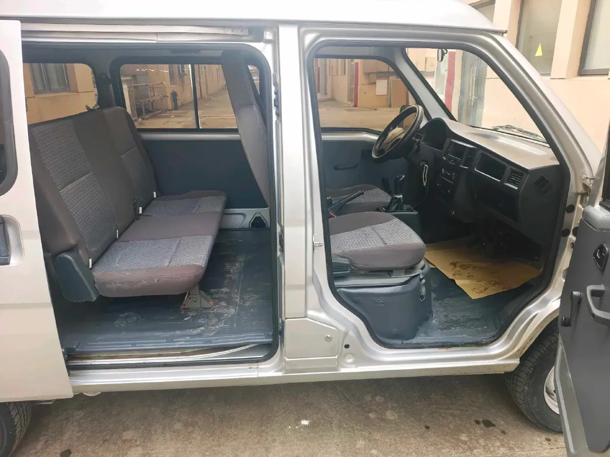 2015 WuLing ZhiGuang 1.2L 82HP L4 5MT,autocango,china used car exporter,china ev exporter,chinese used car exporter,chinese used ev exporter