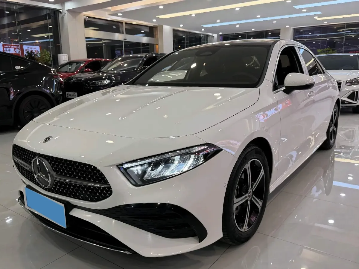 2024 Mercedes-Benz A Class 1.3T 163HP L4 7DCT,autocango,china used car exporter,china ev exporter,chinese used car exporter,chinese used ev exporter
