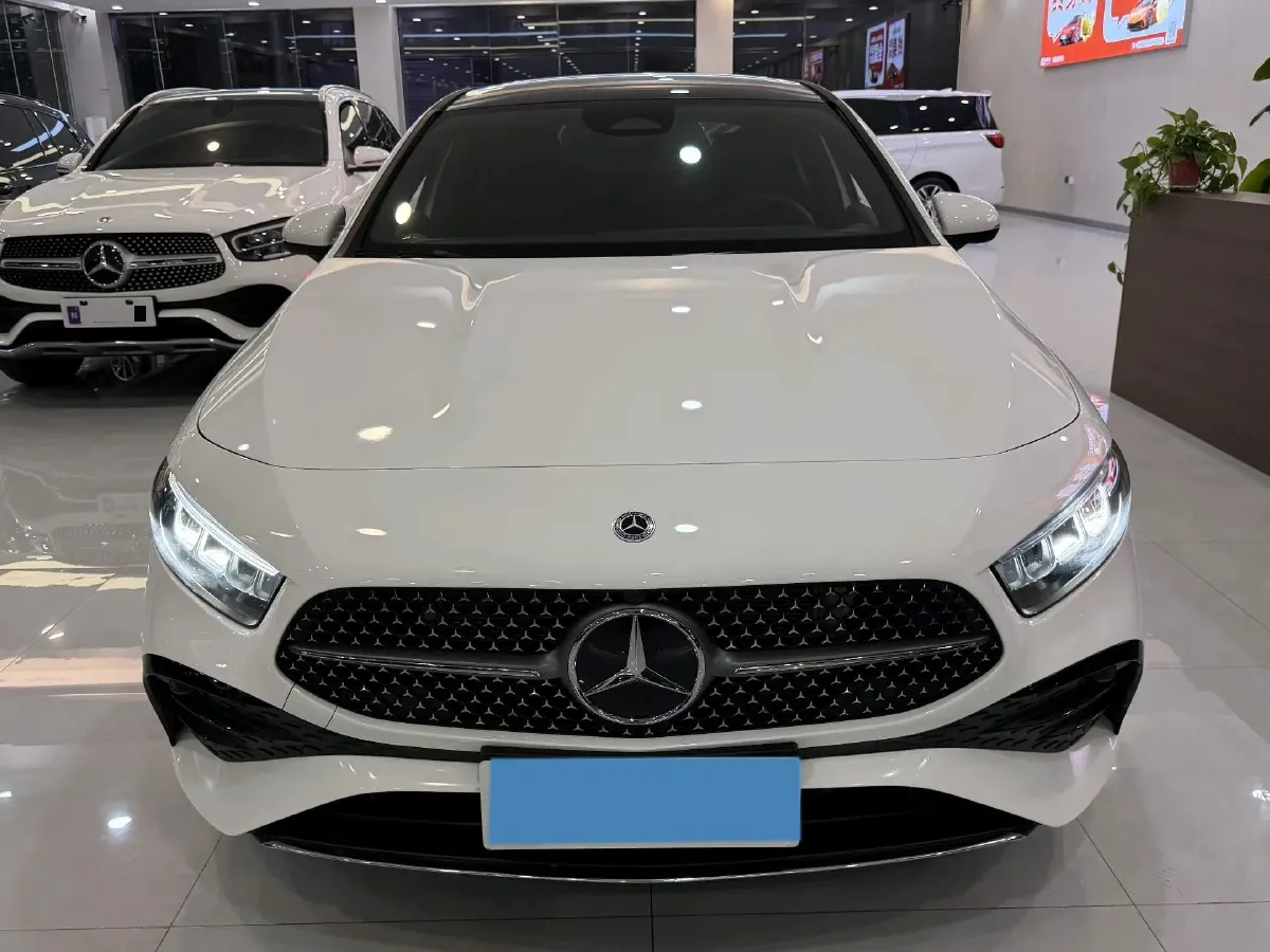 2024 Mercedes-Benz A Class 1.3T 163HP L4 7DCT,autocango,china used car exporter,china ev exporter,chinese used car exporter,chinese used ev exporter