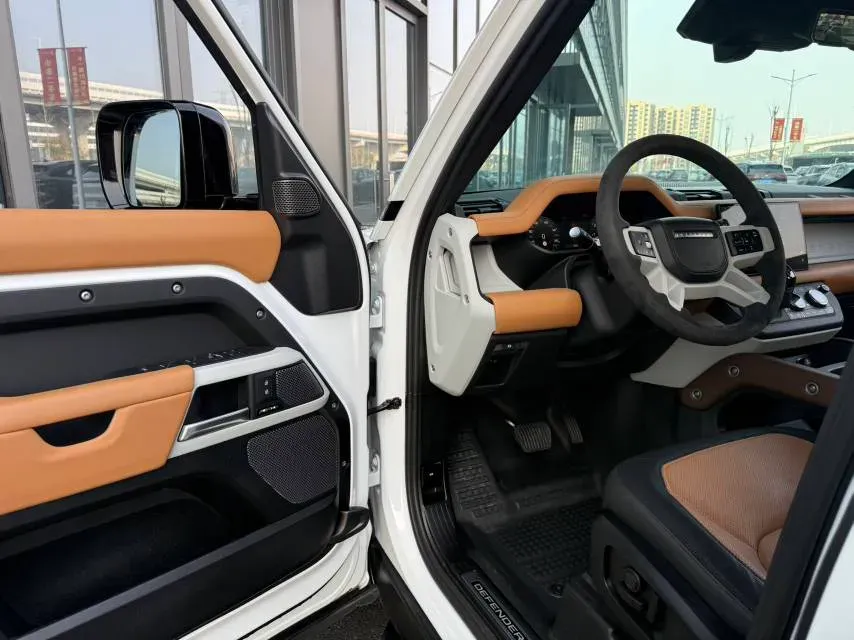 2024 Land Rover Defender 3.0T 400HP L6 8AT,autocango,china used car exporter,china ev exporter,chinese used car exporter,chinese used ev exporter