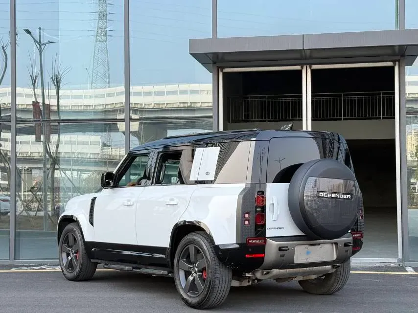 2024 Land Rover Defender 3.0T 400HP L6 8AT,autocango,china used car exporter,china ev exporter,chinese used car exporter,chinese used ev exporter