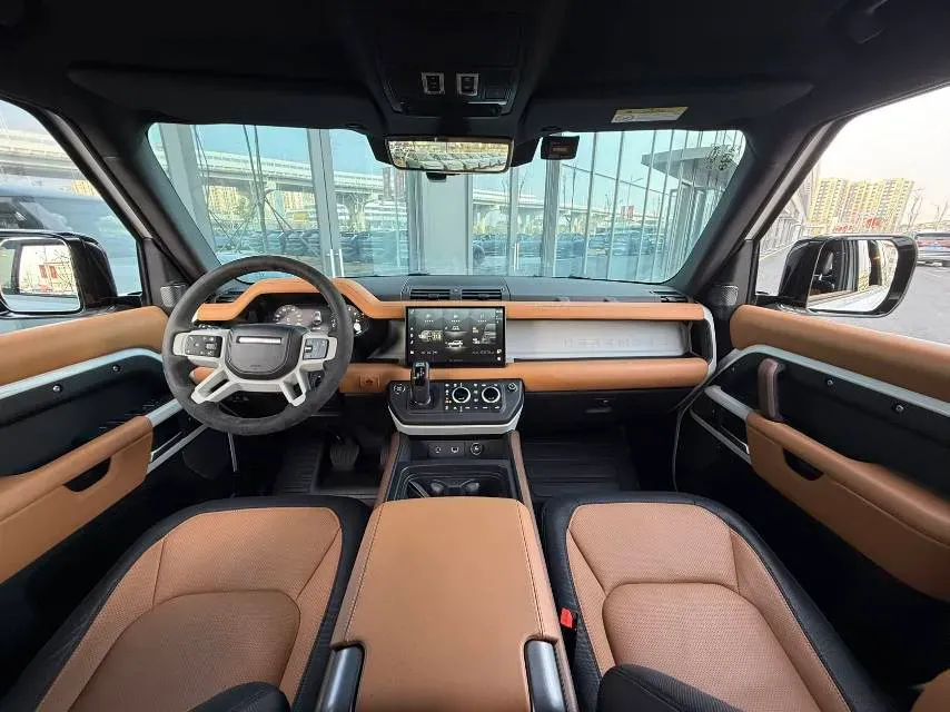 2024 Land Rover Defender 3.0T 400HP L6 8AT,autocango,china used car exporter,china ev exporter,chinese used car exporter,chinese used ev exporter