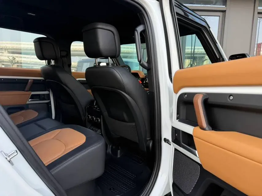 2024 Land Rover Defender 3.0T 400HP L6 8AT,autocango,china used car exporter,china ev exporter,chinese used car exporter,chinese used ev exporter