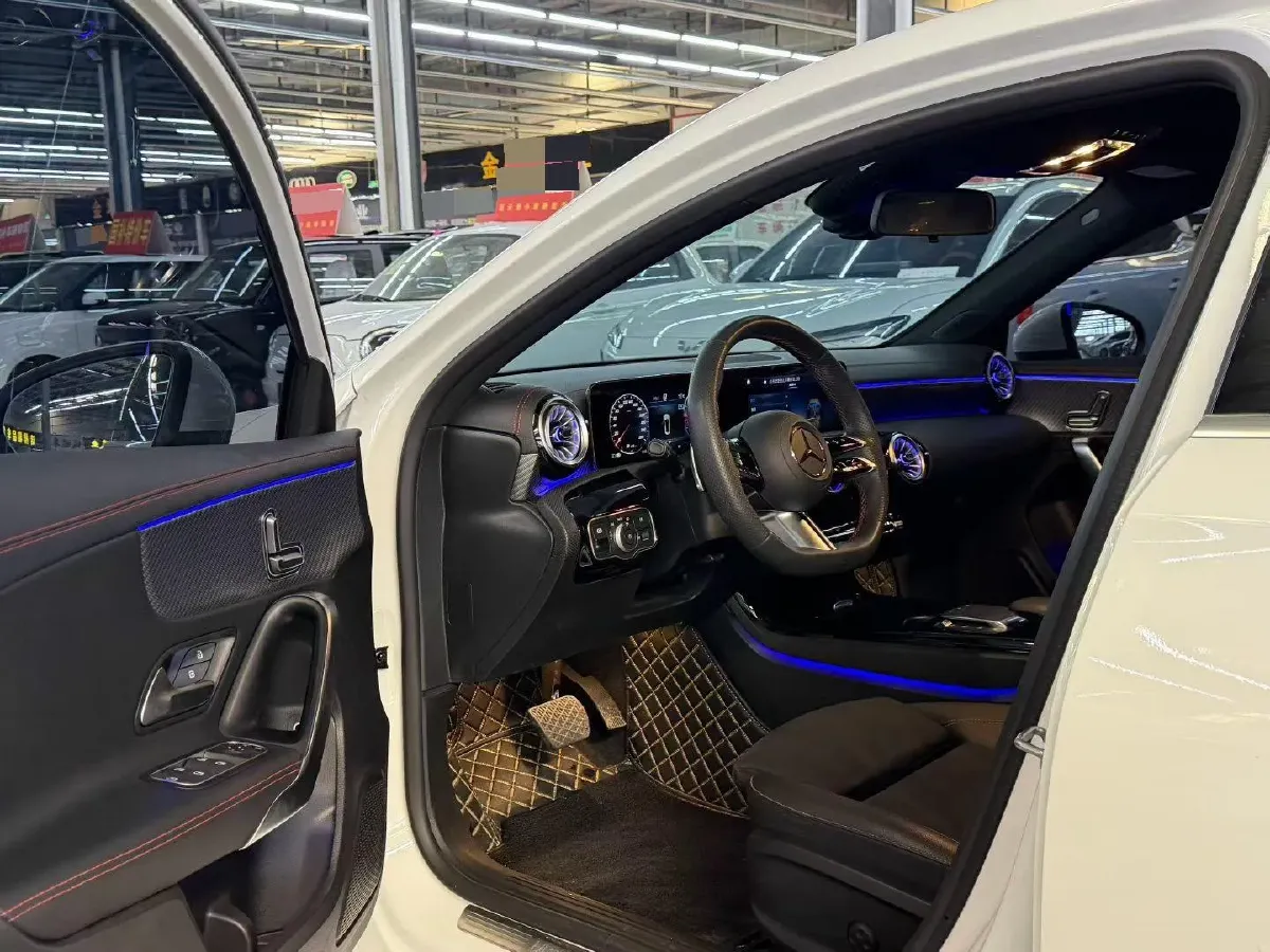 2022 Mercedes-Benz A Class 1.3T 163HP L4 7DCT,autocango,china used car exporter,china ev exporter,chinese used car exporter,chinese used ev exporter