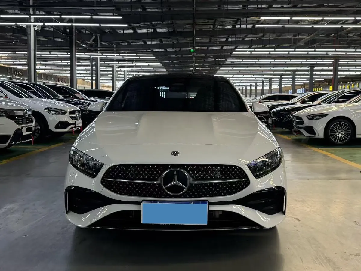 2022 Mercedes-Benz A Class 1.3T 163HP L4 7DCT,autocango,china used car exporter,china ev exporter,chinese used car exporter,chinese used ev exporter