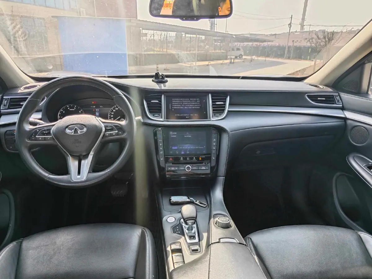 2018 Infiniti QX30 2.0T 211HP L4 7DCT,autocango,china used car exporter,china ev exporter,chinese used car exporter,chinese used ev exporter