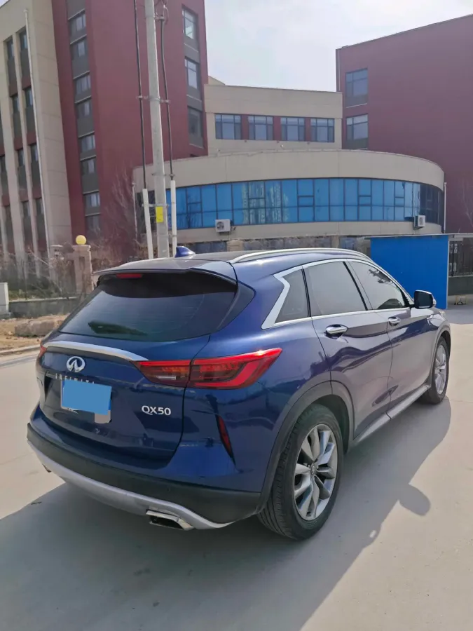 2018 Infiniti QX30 2.0T 211HP L4 7DCT,autocango,china used car exporter,china ev exporter,chinese used car exporter,chinese used ev exporter