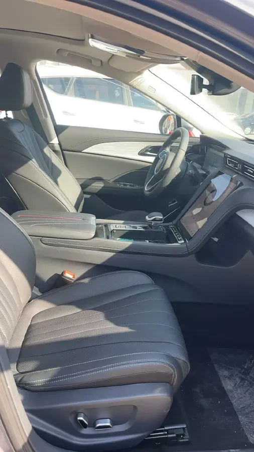 2025 HongQi H5 1.5T 169HP L4 1DHT Hybrid,autocango,china used car exporter,china ev exporter,chinese used car exporter,chinese used ev exporter